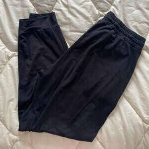 women's Vuori Performance Jogger size M in black